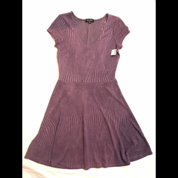 TRIXXI Dress - Picture 8 of 16